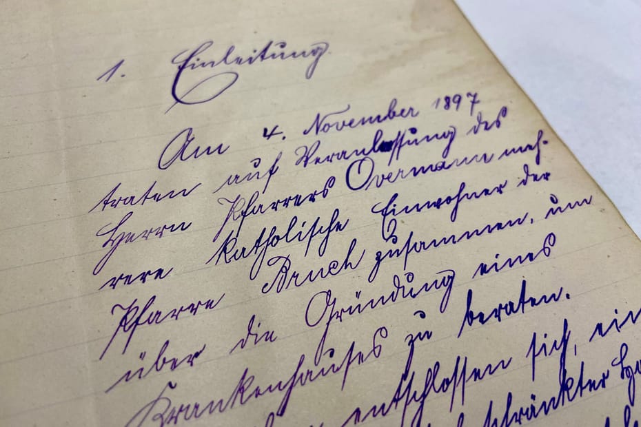 Handschriftlicher Textauszug übertitelt mit dem Wort Einleitung
